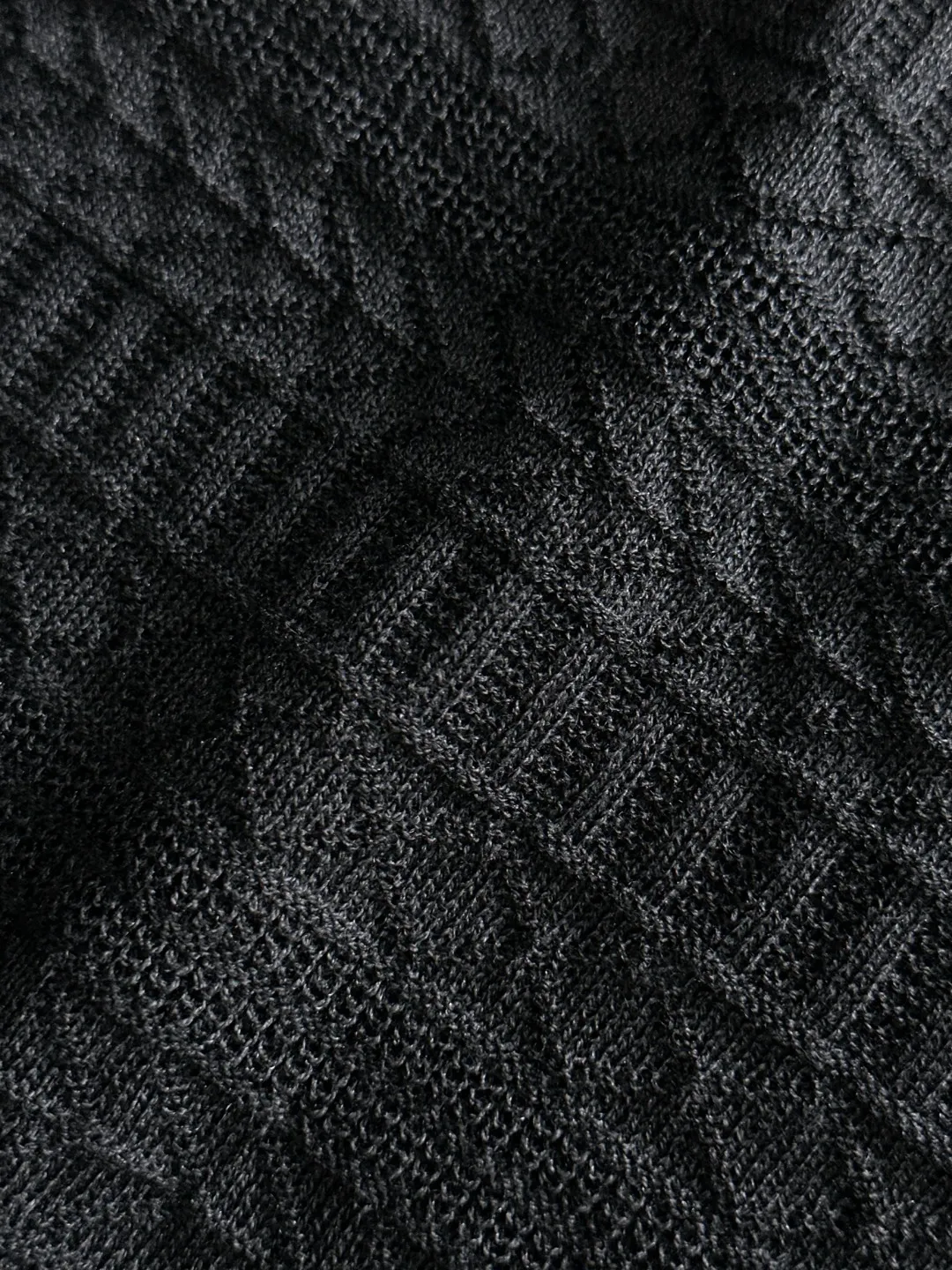 Next day shipment High Quality LP 2036 Spring/Summer New Arrival men's short-sleeved T-shirt Made of combed cotton yarn knitted cotton fabric, pure cotton high-weight special yarn, it feels heavy when weighed, and the upper body is more textured than ordinary T-shirts. This texture can cope with the weather easily and is suitable for both hot and cold! The pattern on the chest adopts three-dimensional embroidery technology, and is perfectly produced stitch by stitch with reference to the original version! Loose fit design, looks noble. Size: M to XXXL